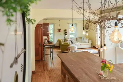 Image de Be home away from home @ Charming Chestnut Cottage