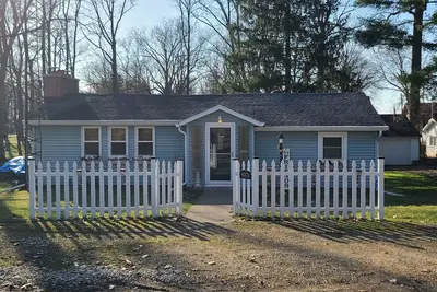 Image de Cozy 4-season Cottage in Dowagiac, Mi - 25 miles from Notre Dame & St. Joseph’s