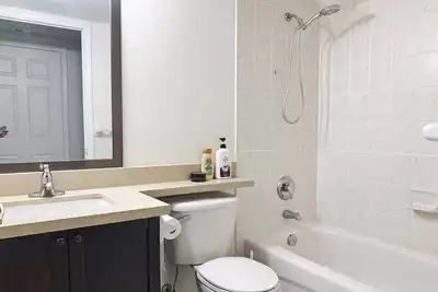 Image de Cozy condo w/Free Parking/Gym in heart of North York Great Toronto