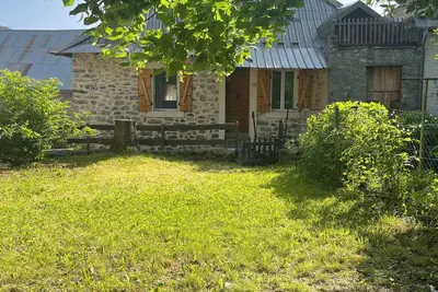 Image de maison de village dans le 04 avec jardin, très confortable avec nombreux loisirs