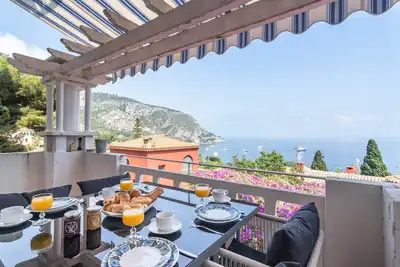 Image de Villa à Èze avec piscine et vue mer