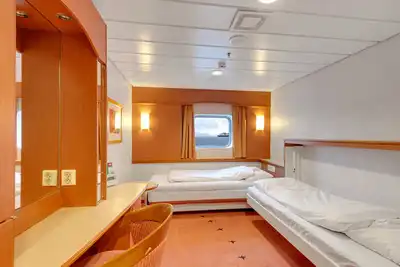 Croisière sur le MS Trollfjord : La Ligne du Spitzberg (2025) || Vol inclus 