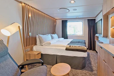 Croisière sur le MS Fridtjof Nansen : Allemagne, Norvège, Royaume-Uni, Îles Féroé, Islande 