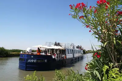 Croisière sur le MS Anne-Marie (ou similaire) : Santons et traditions de Noël au fil des canaux de Provence  (FAN_NOPP) 