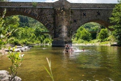 Camping Municipal Le Pont Du Tarn (Florac Trois Rivières à 2 km)