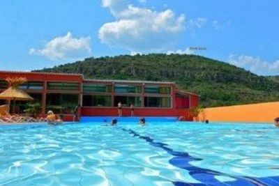 Camping de La Cascade (Saint-Rome-de-Tarn à 15 km)