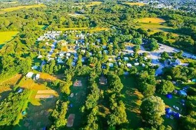 Camping La Fontaine (Larmor-Plage à 4 km)