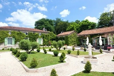 Camping Les Gorges Du Chambon (Eymouthiers à 6 km)
