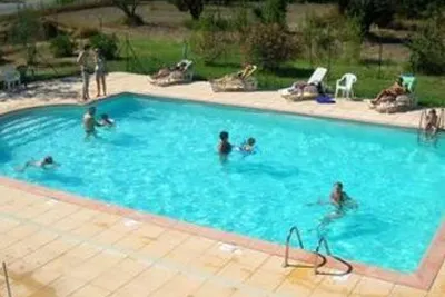 Camping Les Micocouliers (Graveson à 1 km)