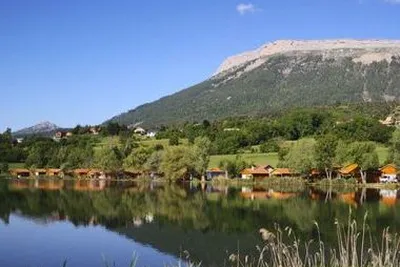 Camping La Motte Flottante (La Freissinouse à 7 km)