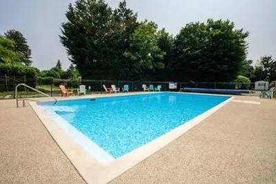 Camping Les Avenieres (Manthes à 7 km)