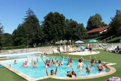 Camping Le Grand Cerf (Le Grand-Serre à 6 km)