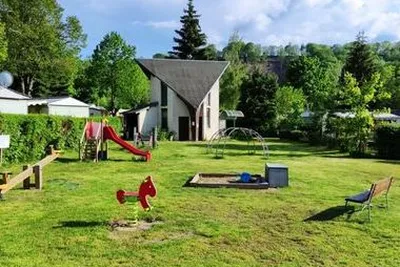 Camping La Vallee (La Tour-d'Auvergne à 7 km)