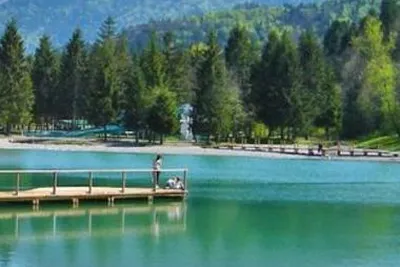 Camping L'Île du Chéran (Lescheraines à 9 km)