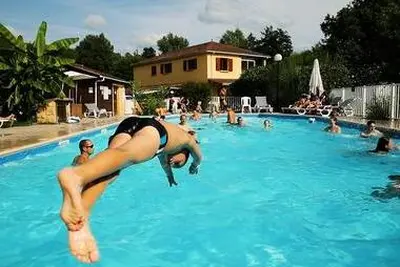 Camping La Lenotte (Monplaisant à 1 km)