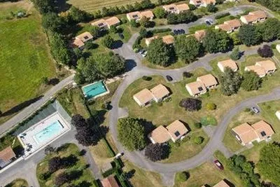 Camping Domaine Du Lambon (Prailles à 30 km)