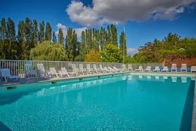Camping Les Fontaines (Ivry La Bataille à 11 km)