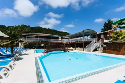 Camping Les Bois du Chatelas (Le Poët-Célard à 5km)