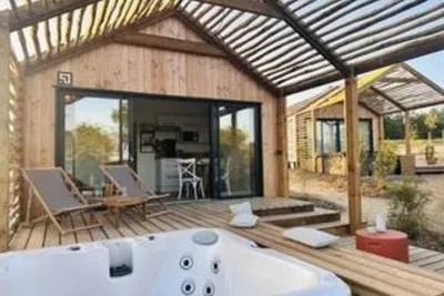 Damona Lodges (Vairé à 6km)