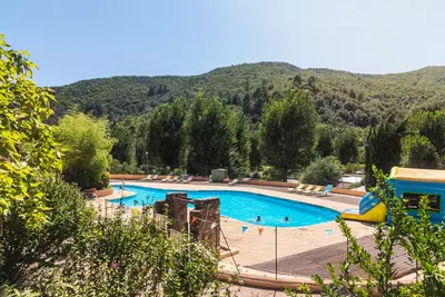 Camping maeva Escapades du Château de l'Hom