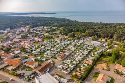 Camping Les Dinosaures