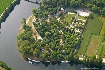 Camping  de La Plage à St Cirq Lapopie