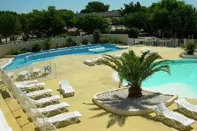 Camping Les Amandiers Gallargues Le Montueux