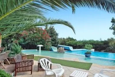 Camping Pitrera Village