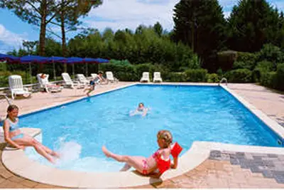 Camping Le Pressoir Petit Palais et Cornemps