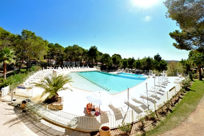 Camping La Pinède Castelnau De Guers