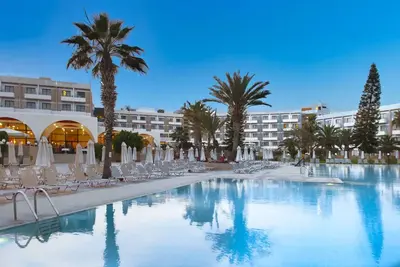 Hôtel Louis Phaethon Beach 