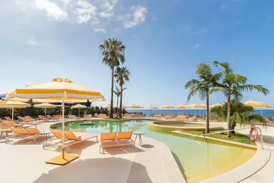 Hôtel NEXT by Savoy