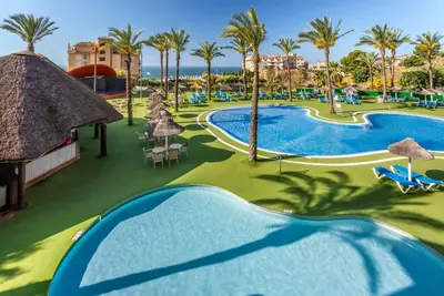 Hôtel Holiday World Riwo