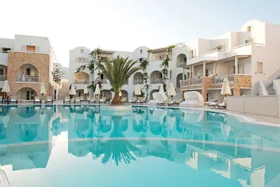 Hôtel Aegean Plaza 4* sup. - arrivée Santorin