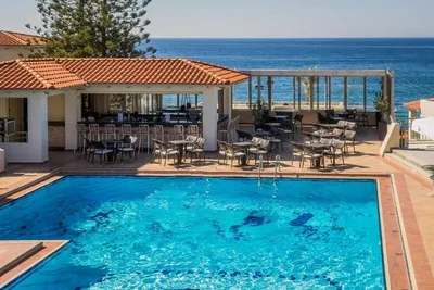 Hôtel Castello Village 4*