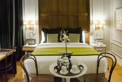Brown's Central Hôtel 4*