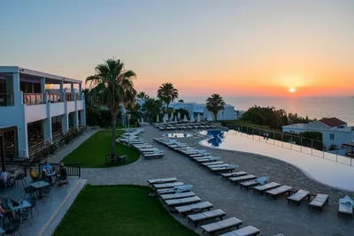 Hôtel Theo Sunset Bay Holiday Village 4*