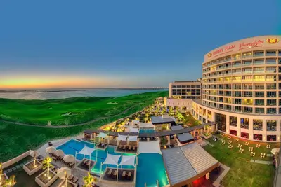 Hôtel Crowne Plaza Yas Island 4*