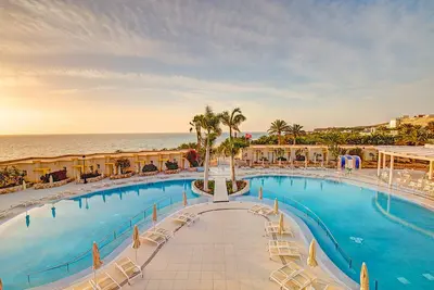 Hôtel SBH Monica Beach Resort By Ôvoyages 4*