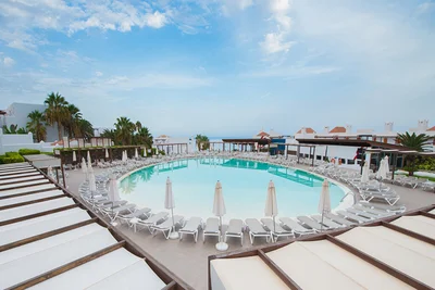 Hotel Gara Suites & Golf 4*