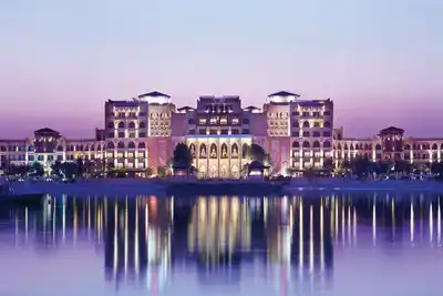 Shangri-La Hôtel, Qaryat Al Beri 5*