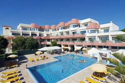 Hôtel Grand Muthu Forte Da Oura 5*
