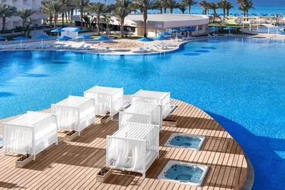 Hôtel The V Luxury Resort 5*