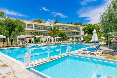 Hôtel Dassia Holiday 3*