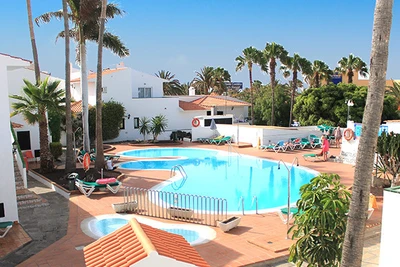 Hôtel Puerto Caleta 2*