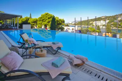 Hôtel Uvala 4*