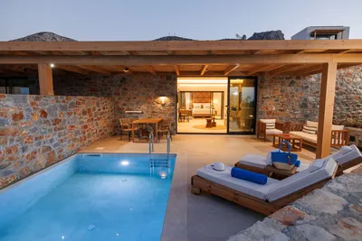 Hôtel Deos Luxury Suites 4*