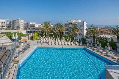 Hôtel Minos 4*