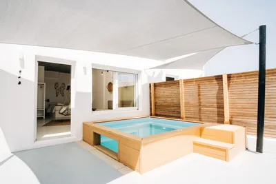 Hôtel Mesanto Luxury Suites 4*
