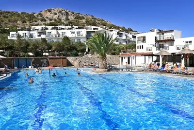 Hôtel Semiramis Village 4*